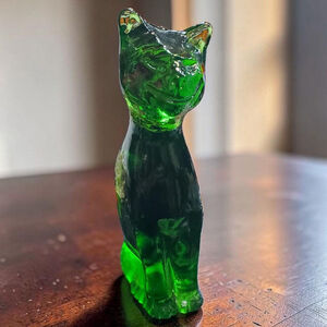 Vintage 60s rare Kanawha avacado green glass smiling cheshire cat figurine